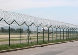 供應(yīng)機(jī)場護(hù)欄網(wǎng)