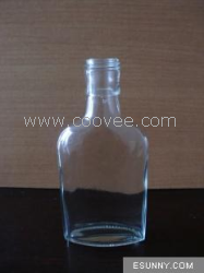 廠家直銷(xiāo)供應(yīng)大量新款125ml酒瓶