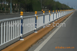 供應新型鋼制道路隔離欄