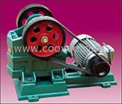 供應(yīng)鄂式破碎機(jī)新型廠家