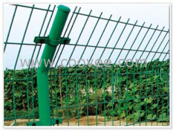 供應雙邊隔離網，雙邊防護欄