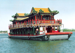 河北白洋淀造船廠生產玻璃鋼機動畫舫船，訂做精美畫舫游船