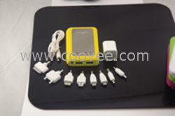 供應8400mA移動電源