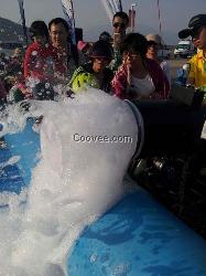 廠家提供夏日清涼酒吧派對泡沫機服務