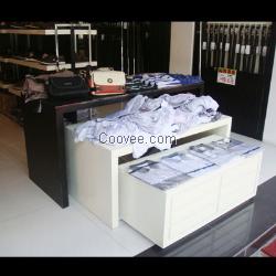 為客戶量身定制的服裝專賣(mài)店道具