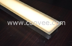 長(zhǎng)條地磚燈