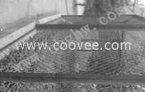 廠家現供應包塑勾花網