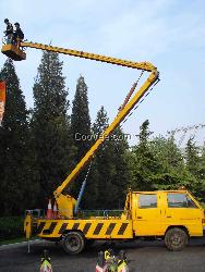 山東省車載折臂高空作業(yè)車