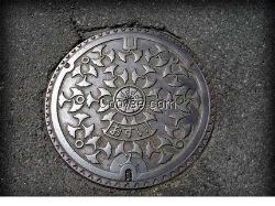 井蓋，用于遮蓋道路或家中深井。