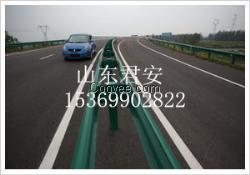 新疆公路使用波紋護欄板